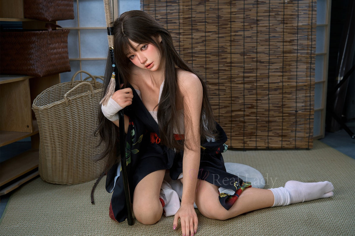 Evie Sex Doll (Real Lady 150 cm F-Cup T4 RST silikoon)