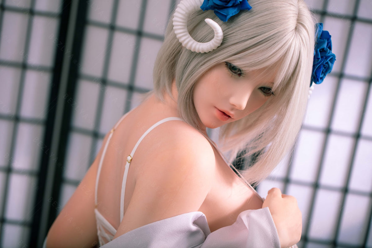 Cyrtenthera seksnukk (Bezlya Doll 160 cm G-tass 2,1 silikoon)