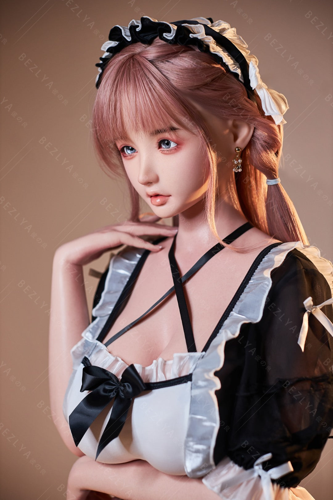 Vanilje seksnukk (Bezlya Doll 155 cm H-tass 2,1 silikoon)