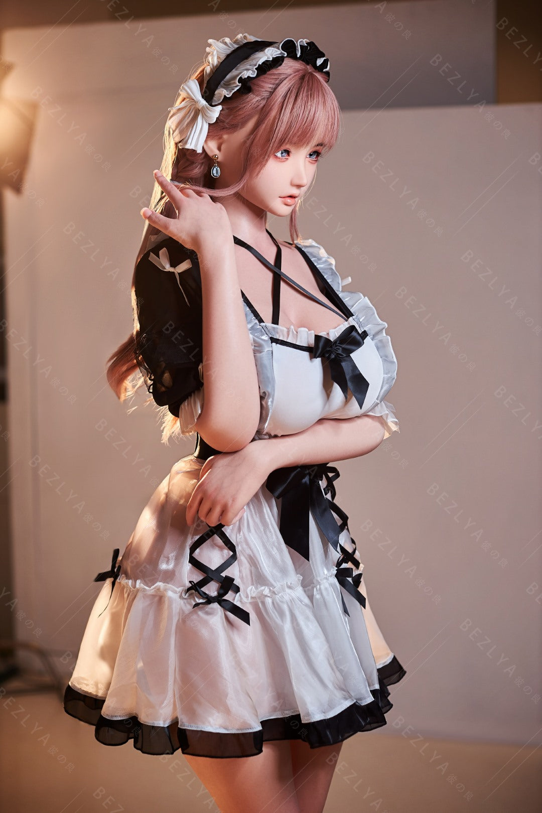 Vanilje seksnukk (Bezlya Doll 155 cm H-tass 2,1 silikoon)