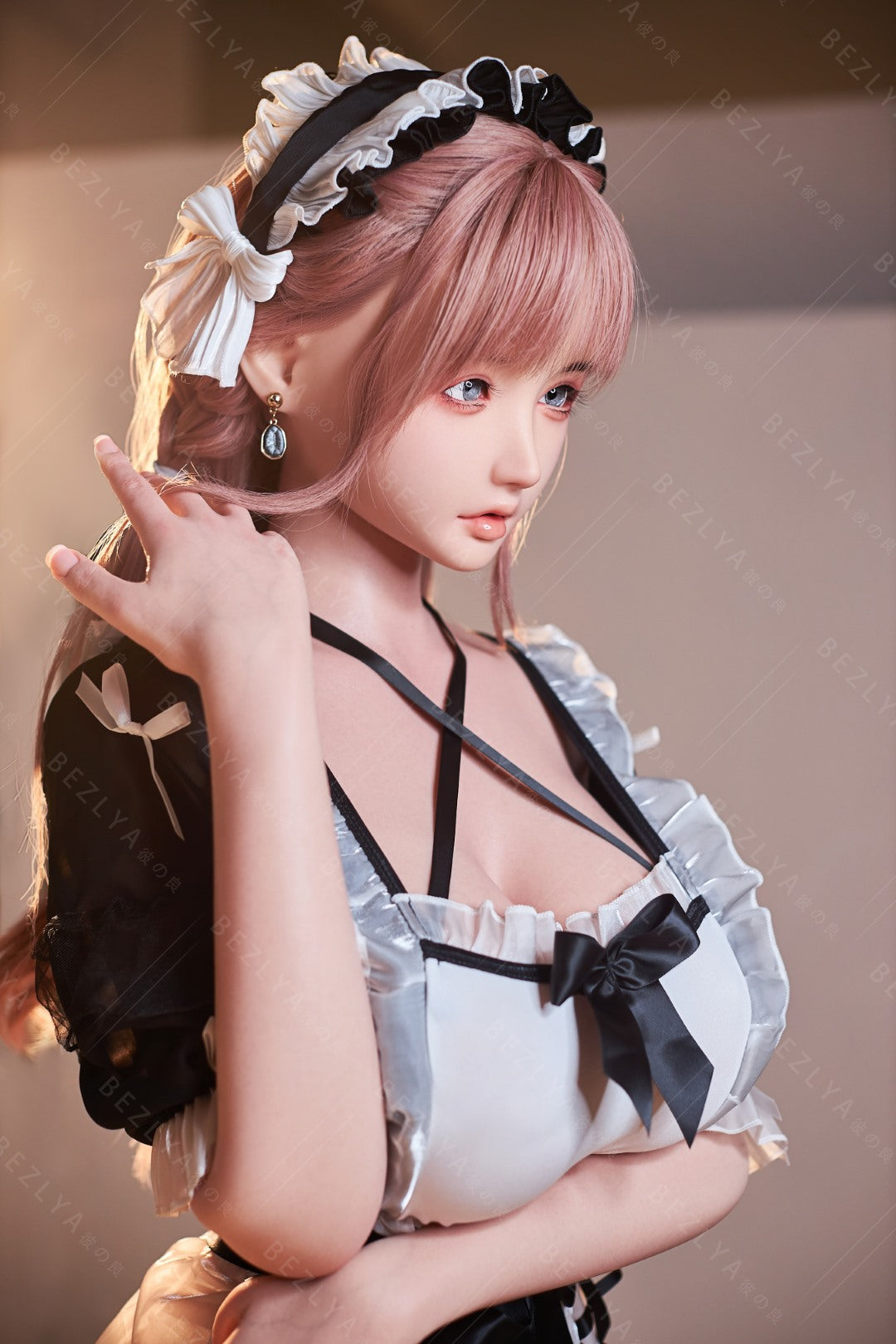 Vanilje seksnukk (Bezlya Doll 155 cm H-tass 2,1 silikoon)