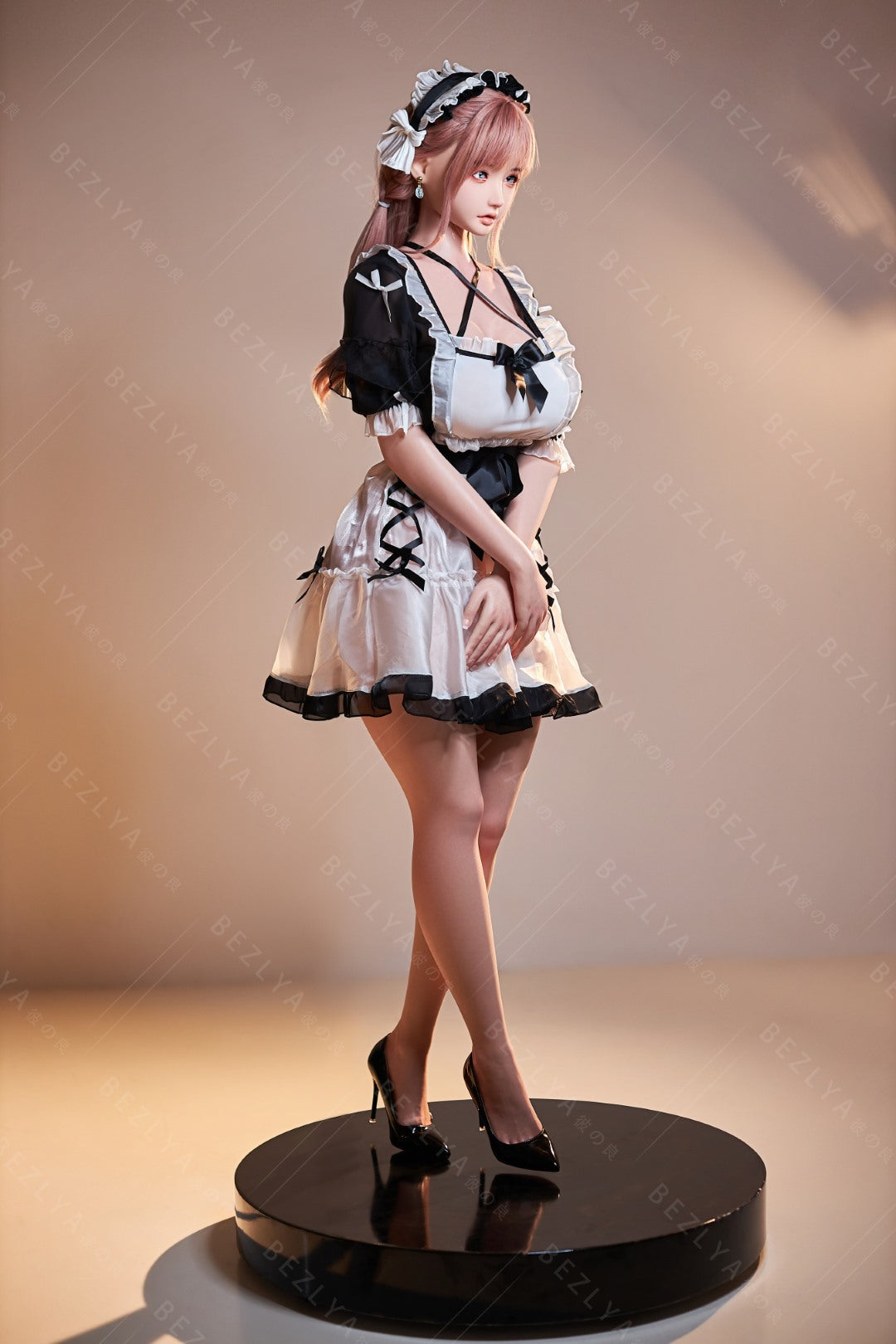 Vanilje seksnukk (Bezlya Doll 155 cm H-tass 2,1 silikoon)