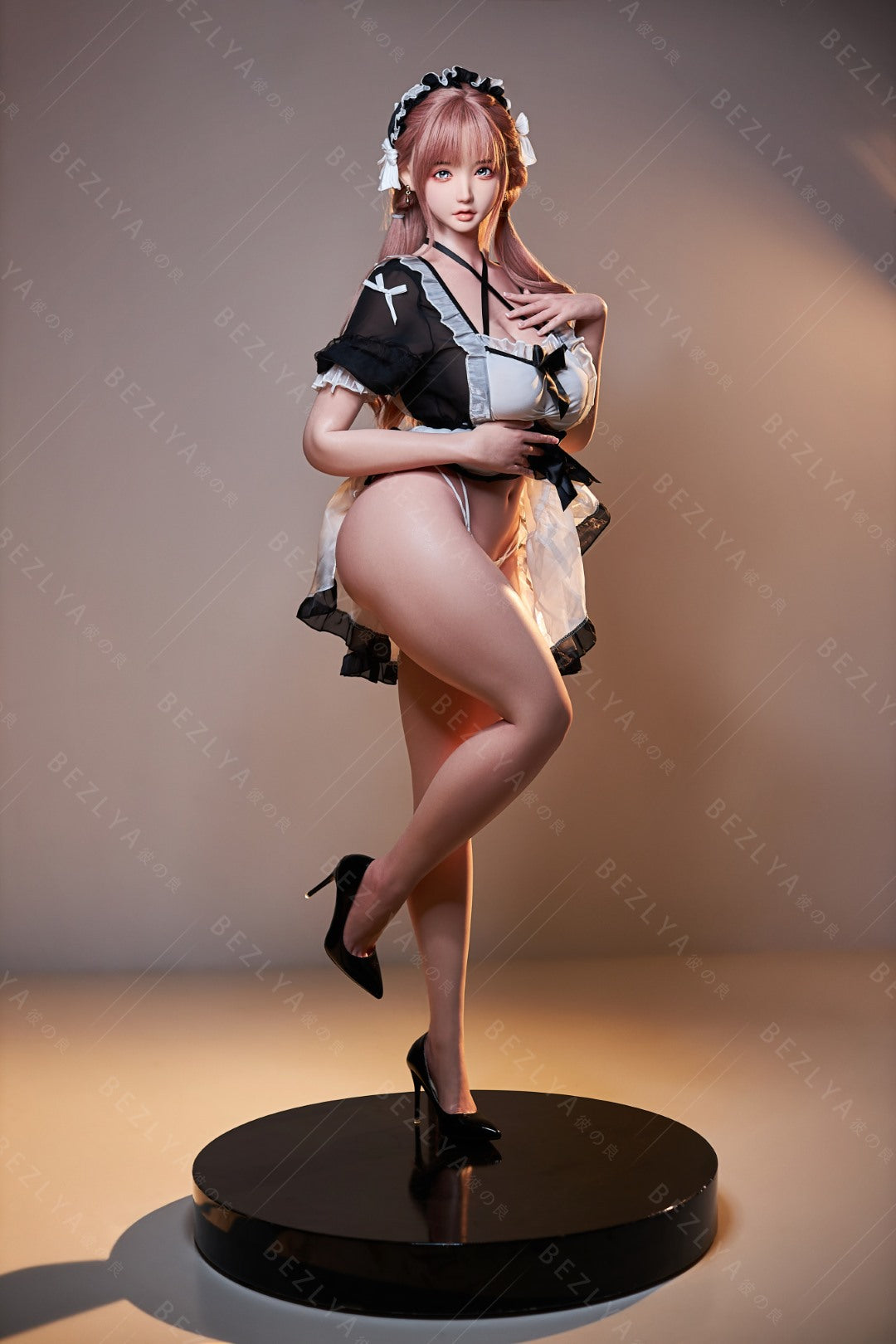 Vanilje seksnukk (Bezlya Doll 155 cm H-tass 2,1 silikoon)