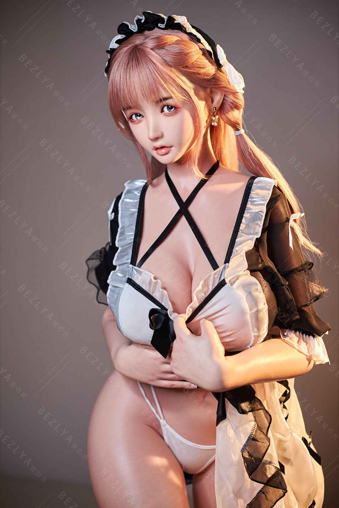 Vanilje seksnukk (Bezlya Doll 155 cm H-tass 2,1 silikoon)