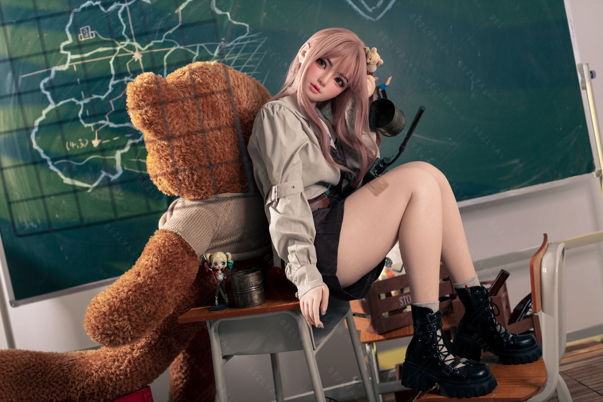 Convallaria seksnukk (Bezlya Doll 155 cm B tass 2,1 silikoon)