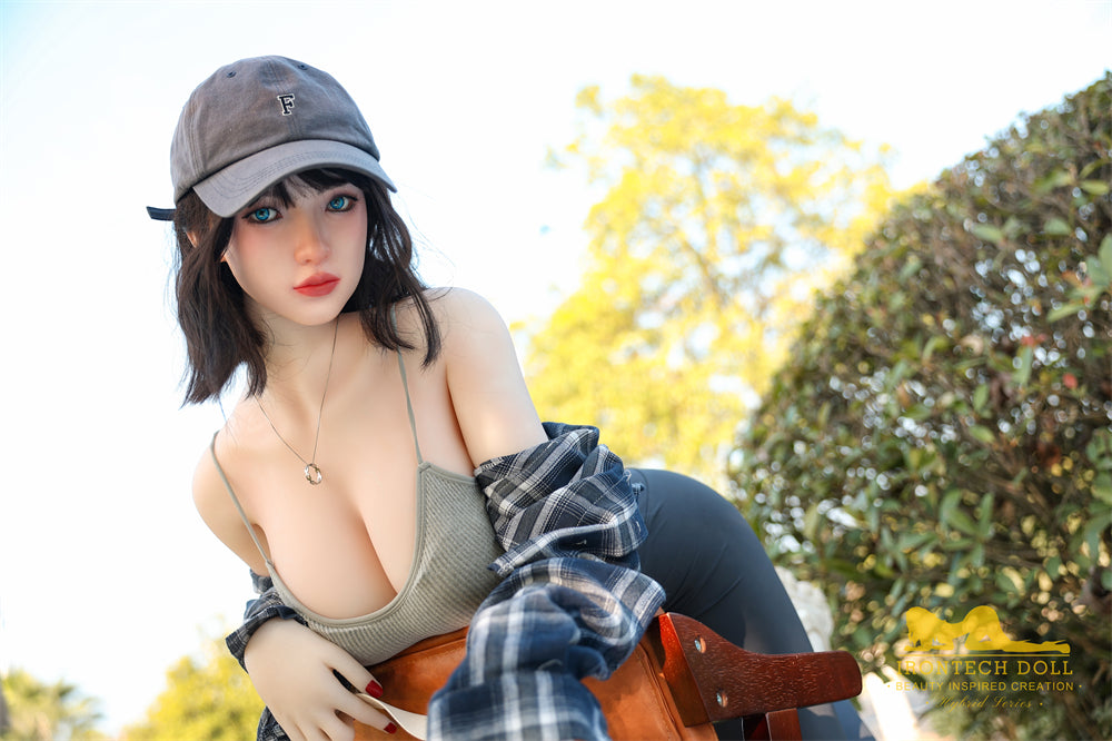 Yeona seksnukk (Irontech Doll 159 cm G-Cup S37 TPE + silikoon)