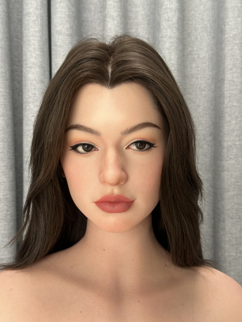 Kayli Seksnukk (Zelex 162 cm D-korv GE47-1 silikoon)