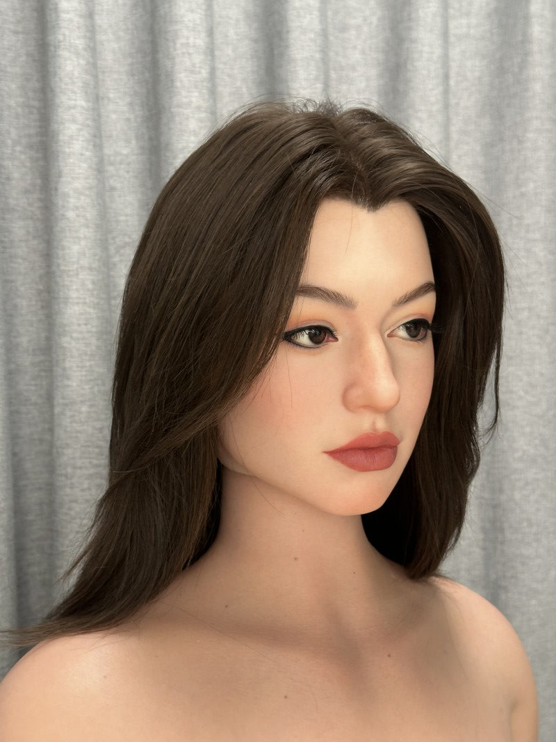 Kayli Seksnukk (Zelex 162 cm D-korv GE47-1 silikoon)