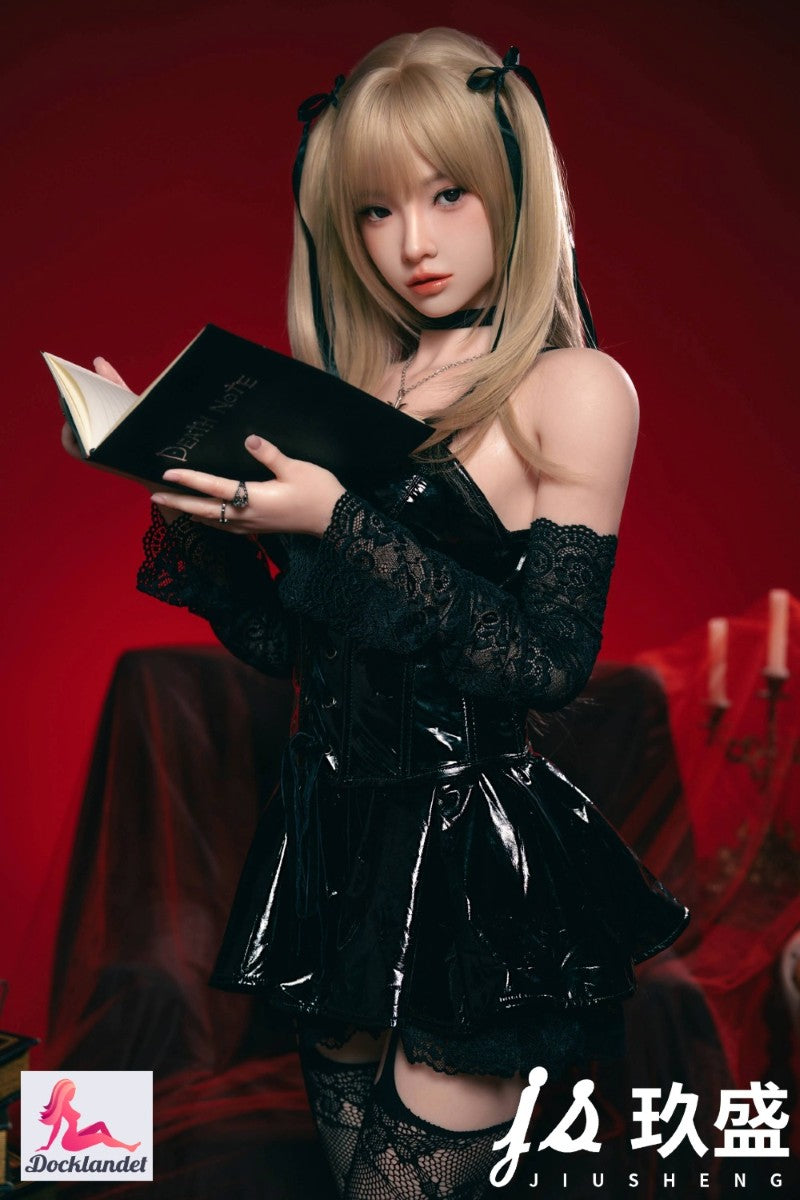 Misa Amane on eksklusiivne nukk, mis on inspireeritud Death Note sarja populaarsest tegelasest Misa Amanest. Misa Amane on valmistatud täielikult silikoonist kogenud kaubamärgi Jiushengi poolt. 149 cm pikk sex doll loomuliku kujuga keha ja rinnaga size B tass. Jiushengi Misa Amane on loodud võimalikult realistlikuks kogemuseks ja sobib suurepäraselt nii kollektsionääride väljapanekuks kui ka partneriks. Neile teist, kes on Death Note'i Missa Amane'i fänn ja otsite Death Note'i sex doll või 