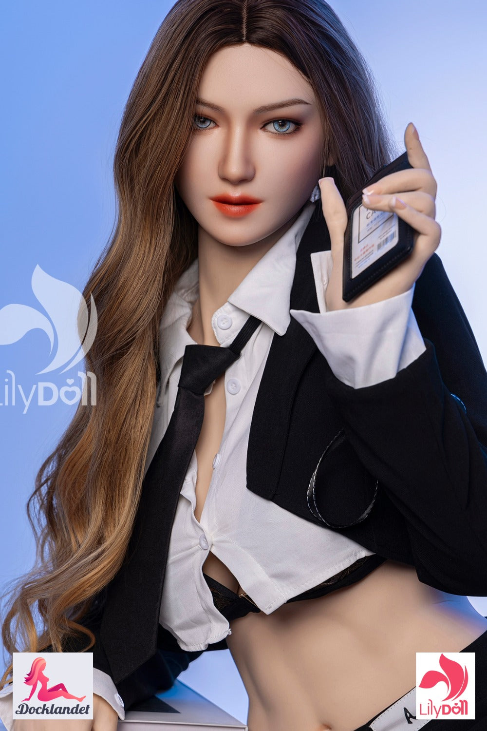 LilyDoll seksnukk 168 cm pikkade pruunide juustega, ülikond ja lips seljas, sensuaalse suhtumisega realistlik välimus”