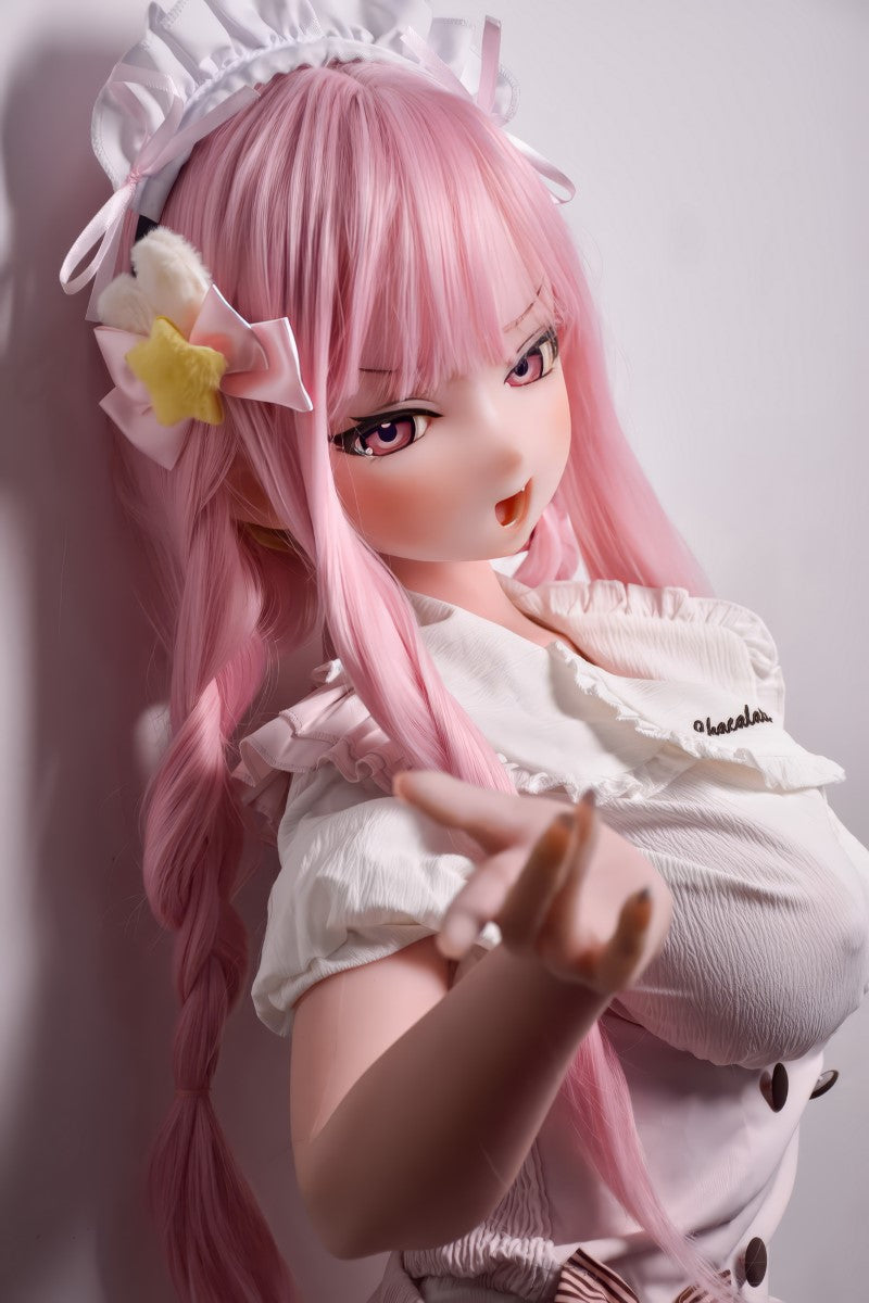 Võluv valges riietuses anime-seksnukk Ogawa Rika