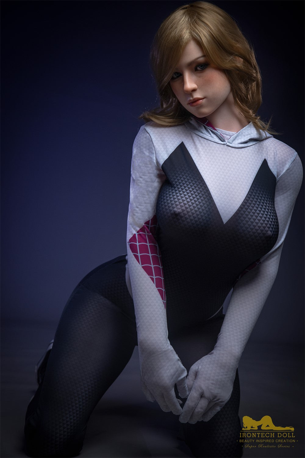 Gwen Sex Doll (Irontech Doll 167cm E-tass S38 silikoon)