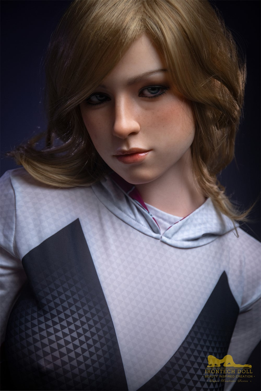 Gwen Sex Doll (Irontech Doll 167cm E-tass S38 silikoon)