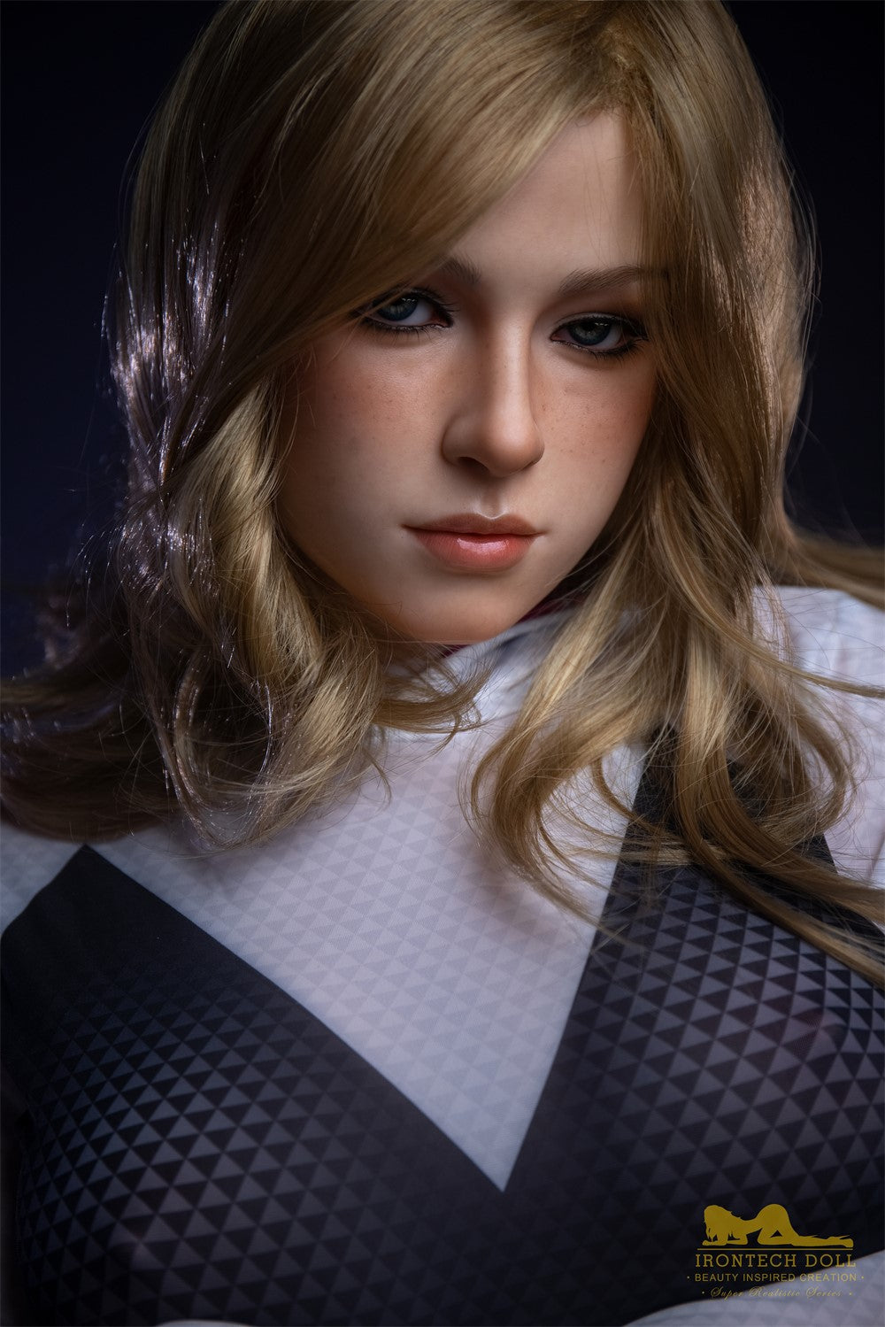 Gwen Sex Doll (Irontech Doll 167cm E-tass S38 silikoon)