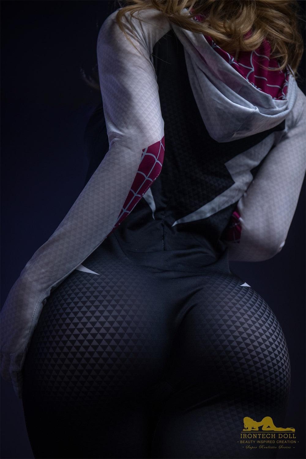 Gwen Sex Doll (Irontech Doll 167cm E-tass S38 silikoon)