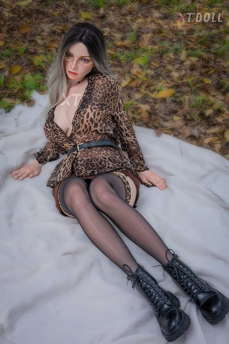 Melanie seksnukk (XT Doll 165 cm E-Cup #XT-15-B silikoon)