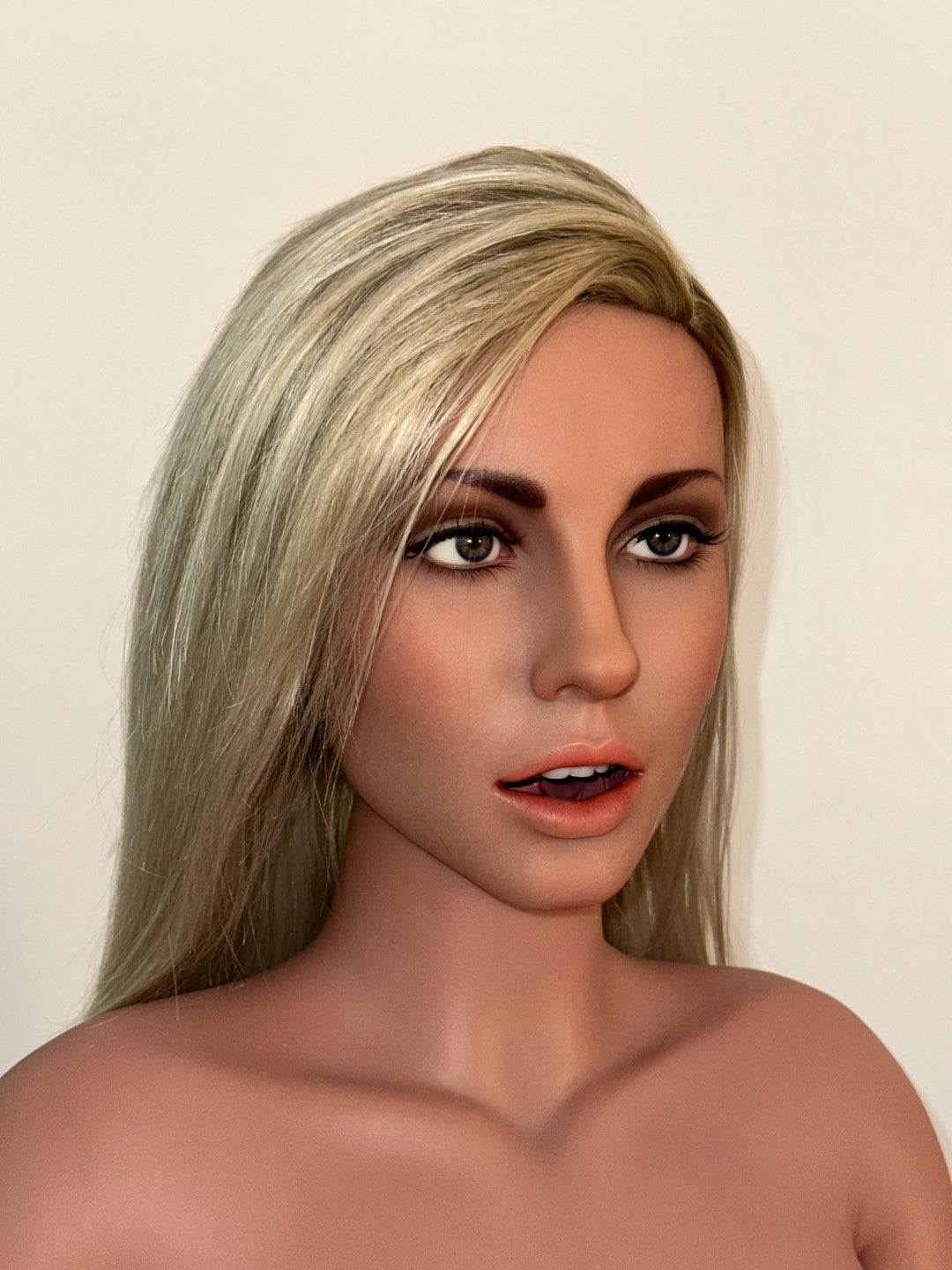 Ivanka seksnukk (Zelex 160 cm J-Kupa ZXE203-1 SLE silikoon)