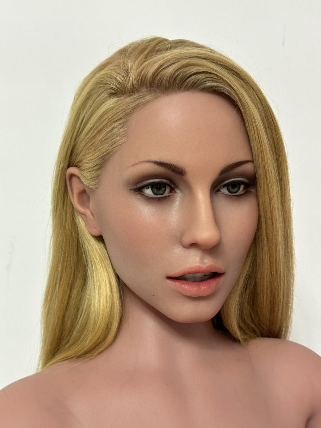 Maddie seksinukk (Zelex 165 cm D-Kupa ZXE203-Z1 SLE silikoon)