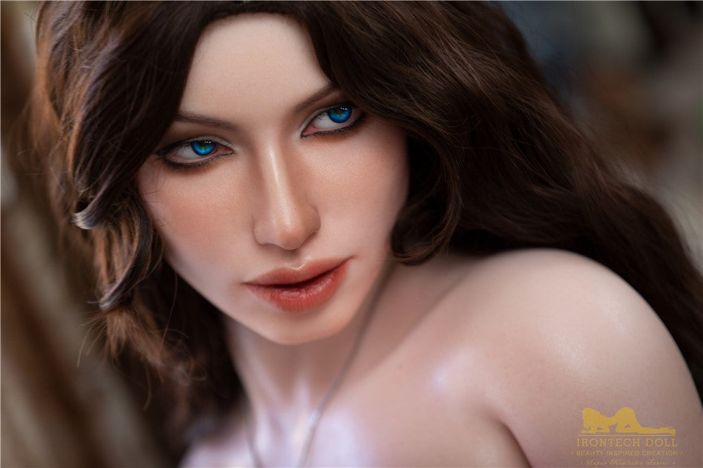 Esmeralda seksnukk (Irontech Doll 166 cm C-Cup S28 silikoon)