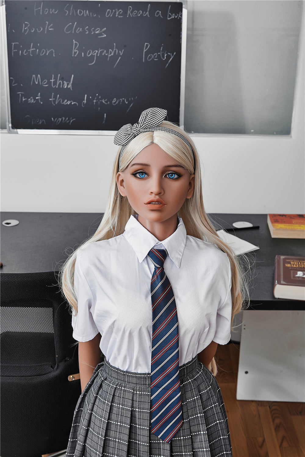 Victoria seksnukk (Irontech Doll 150 cm B-Cup #50 TPE)